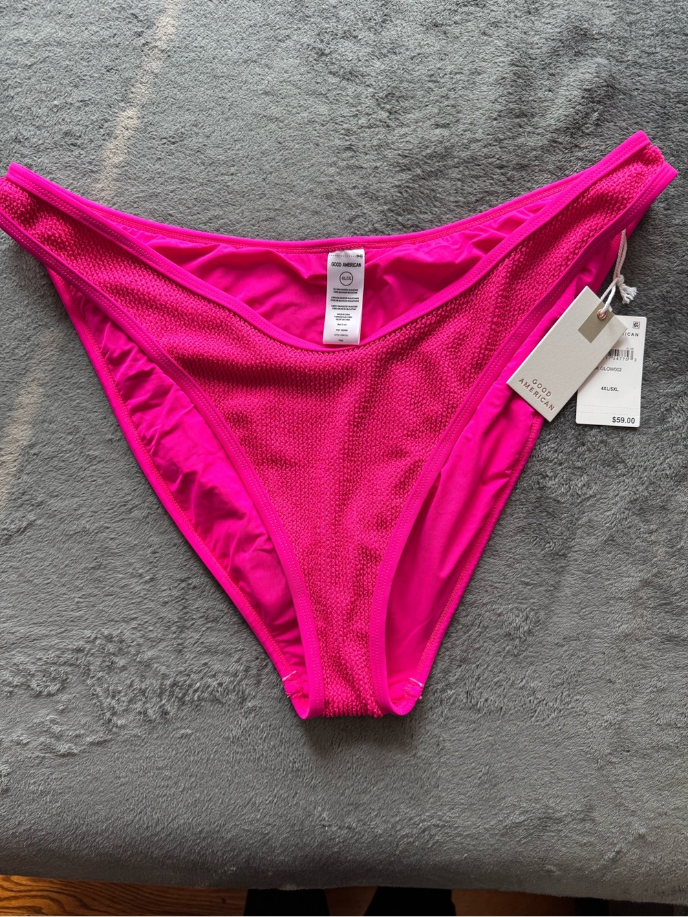 Good American Always Fit Boomerang Bottom in the 'Pink Glow'. Size 4x/5x